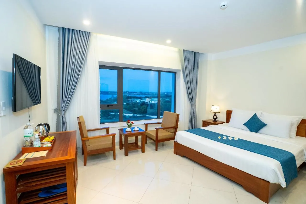 ****  Navy Hotel Cam Ranh Vietnam