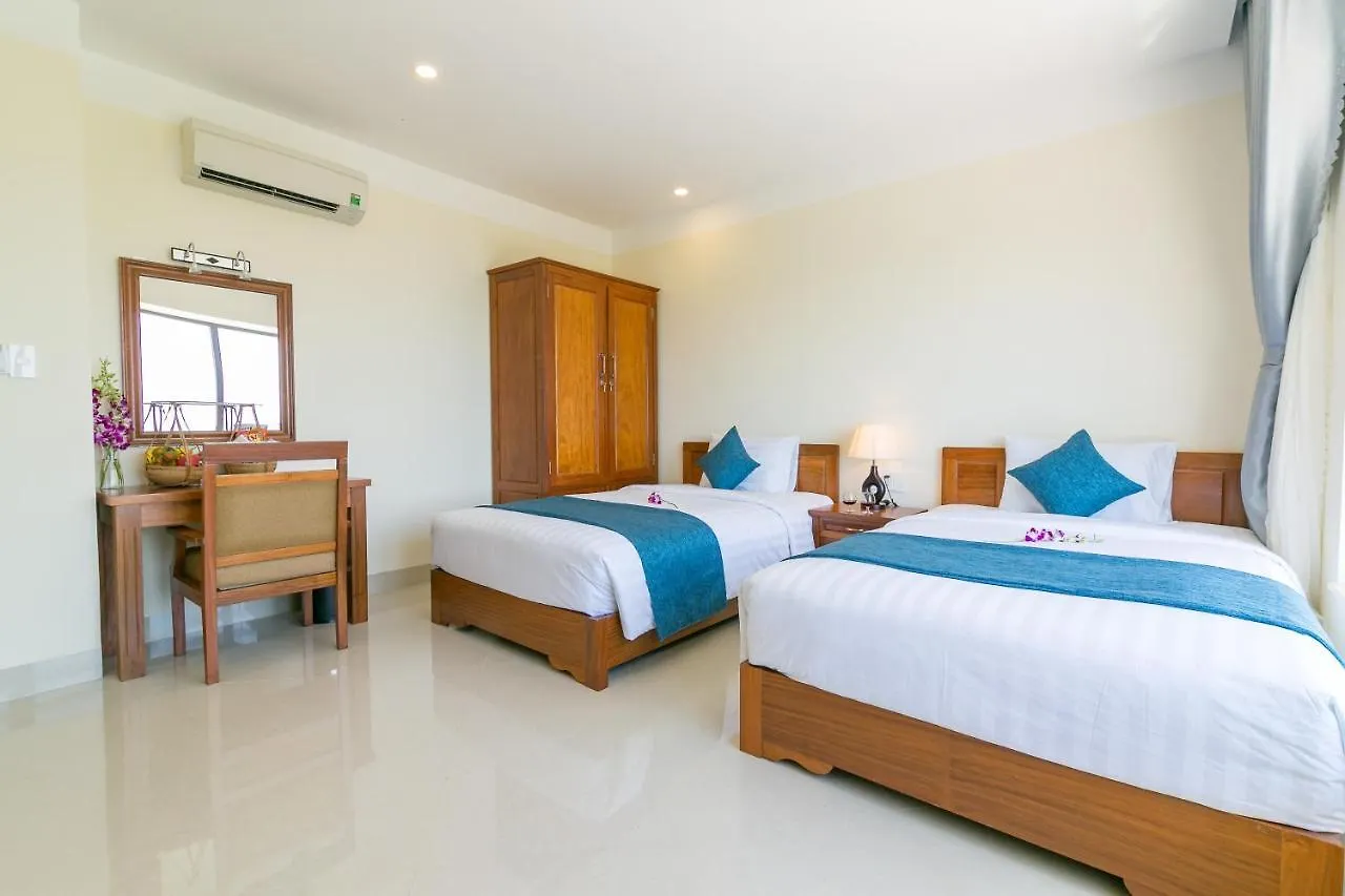 ****  Navy Hotel Cam Ranh Vietnam