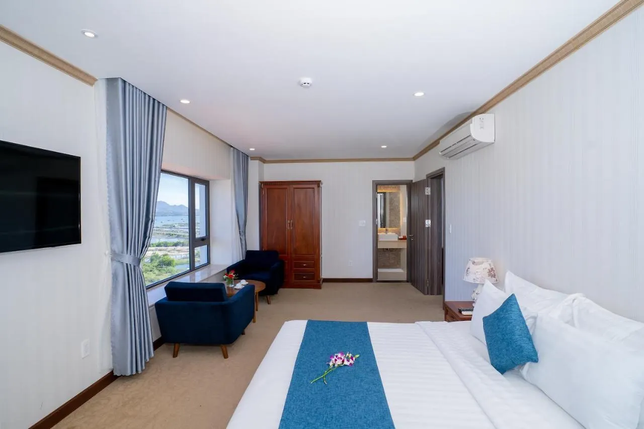 Navy Hotel Cam Ranh 4*,