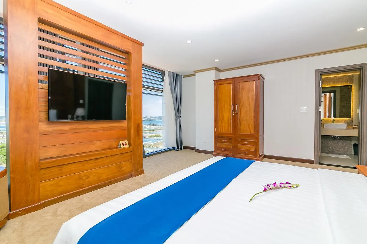 Navy Hotel Cam Ranh